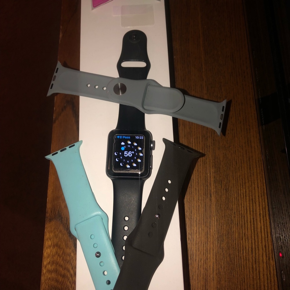 Series 2 apple I watch great conditions 32 mm